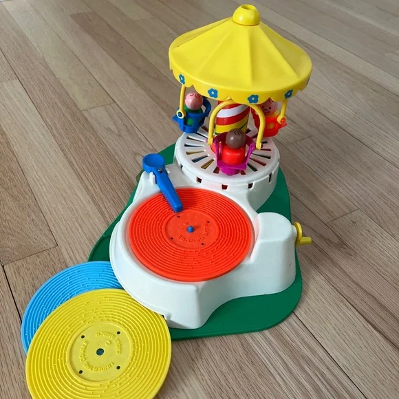 Fisher Price Vintage Change-A-Tune Carousel Music Box Toy w Discs & Box - Picture 2 of 3